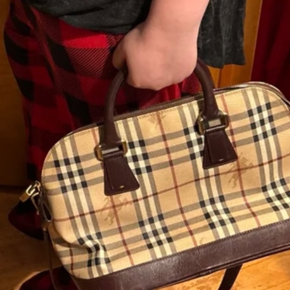 Burberry bag - Picture 3 of 6